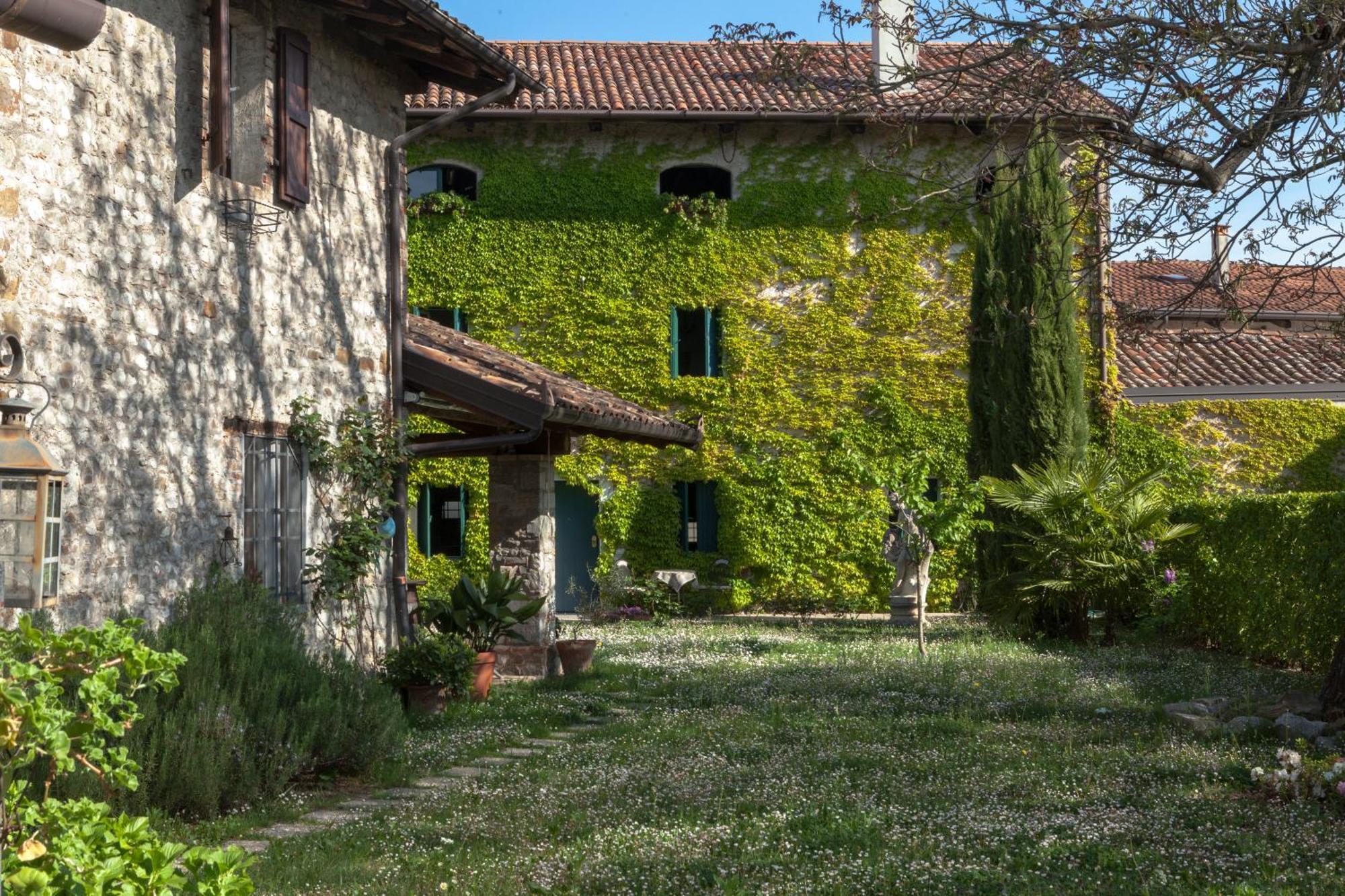 B&B La Casa Del Sole Manzano Exteriér fotografie